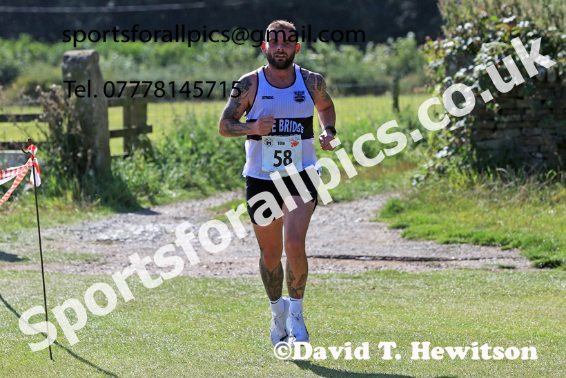 The 2026 Tynedale Jelly Tea 10 Mile Road Race, Matfen, Northumberland. Photo: David T. Hewitson/Sports for All Pics